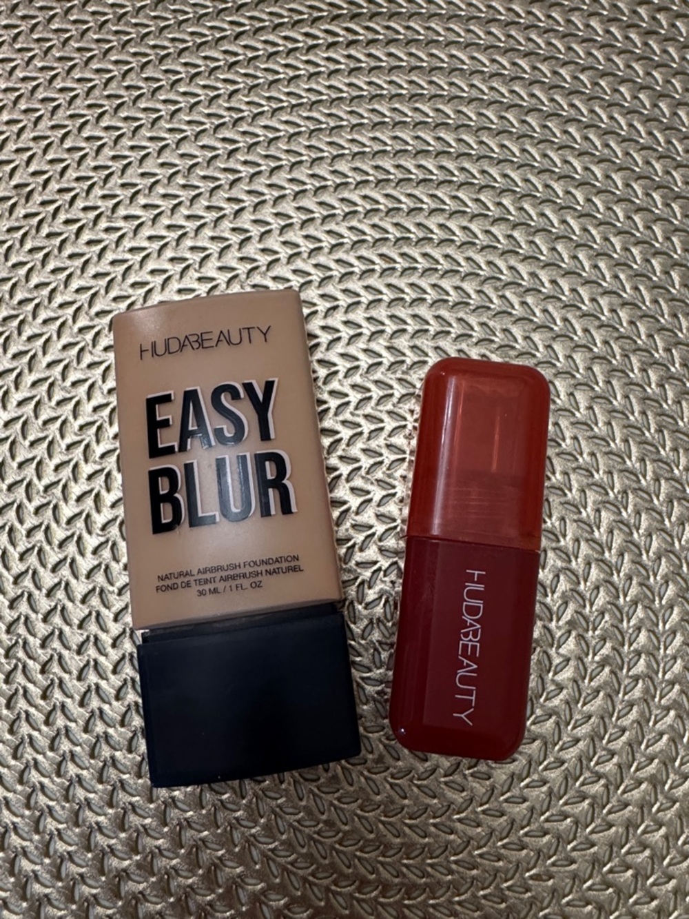 HUDA BEAUTY Easy Blur Foundation & blush bundle